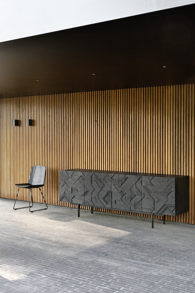 teak Graphic sideboard & oak black Facette cha