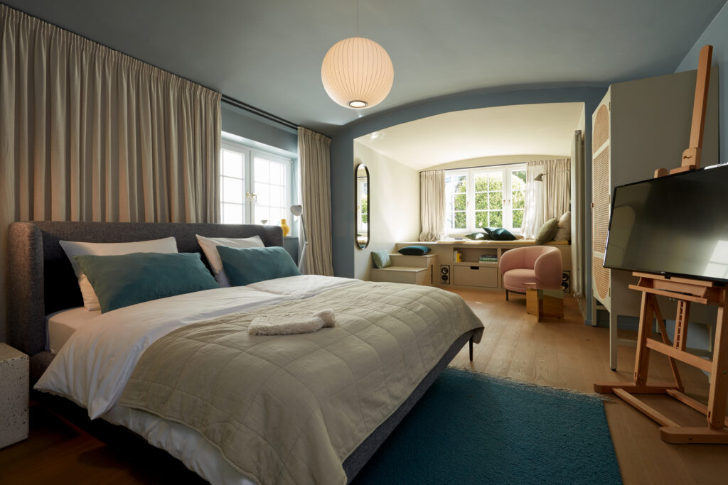 stilwerkhotels Heimhude Appartement Bett: Wittmann (c) stilwerk Foto: T. Baermann